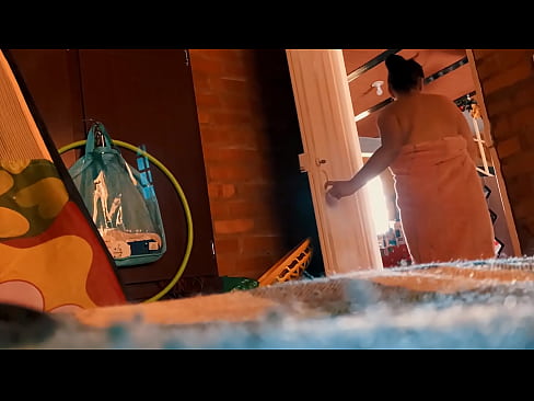 ❤️ Mjomba ananifuata kuoga, ananitania wakati naoga. Pono ️❤